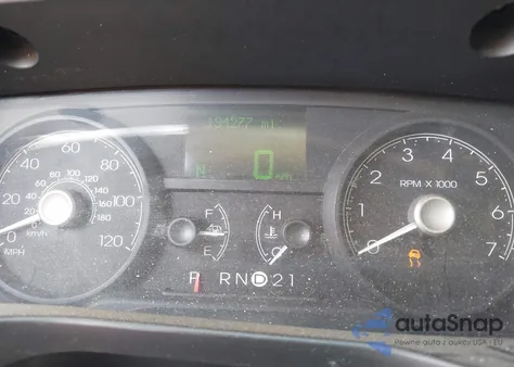 2006 Lincoln Town Car Designer Series из США, поврежденный, VIN 1LNHM83V56Y621334